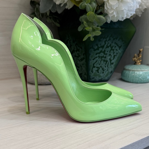 NWT Christian Louboutin Lime Green Scalloped Heels (Size 41 / US 11) - Picture 6 of 10